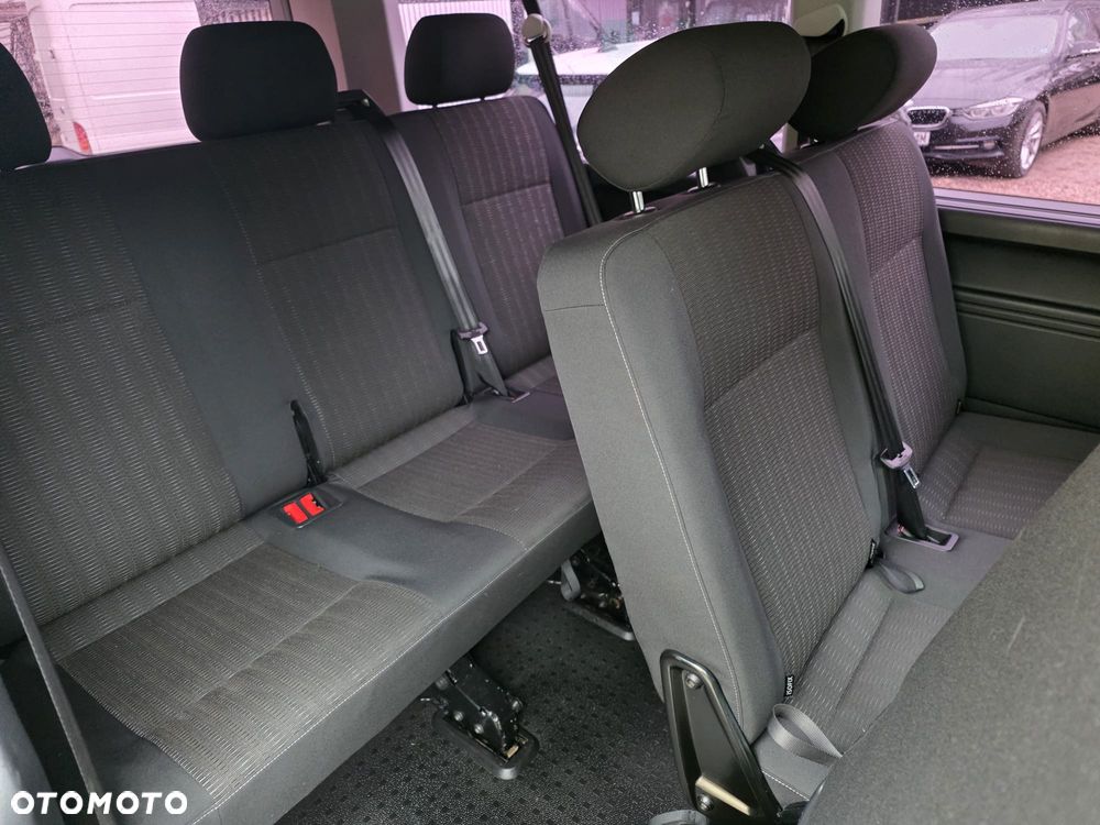 Volkswagen Caravelle 2.0 TDI L2 Comfortline 4Motion DSG - 11