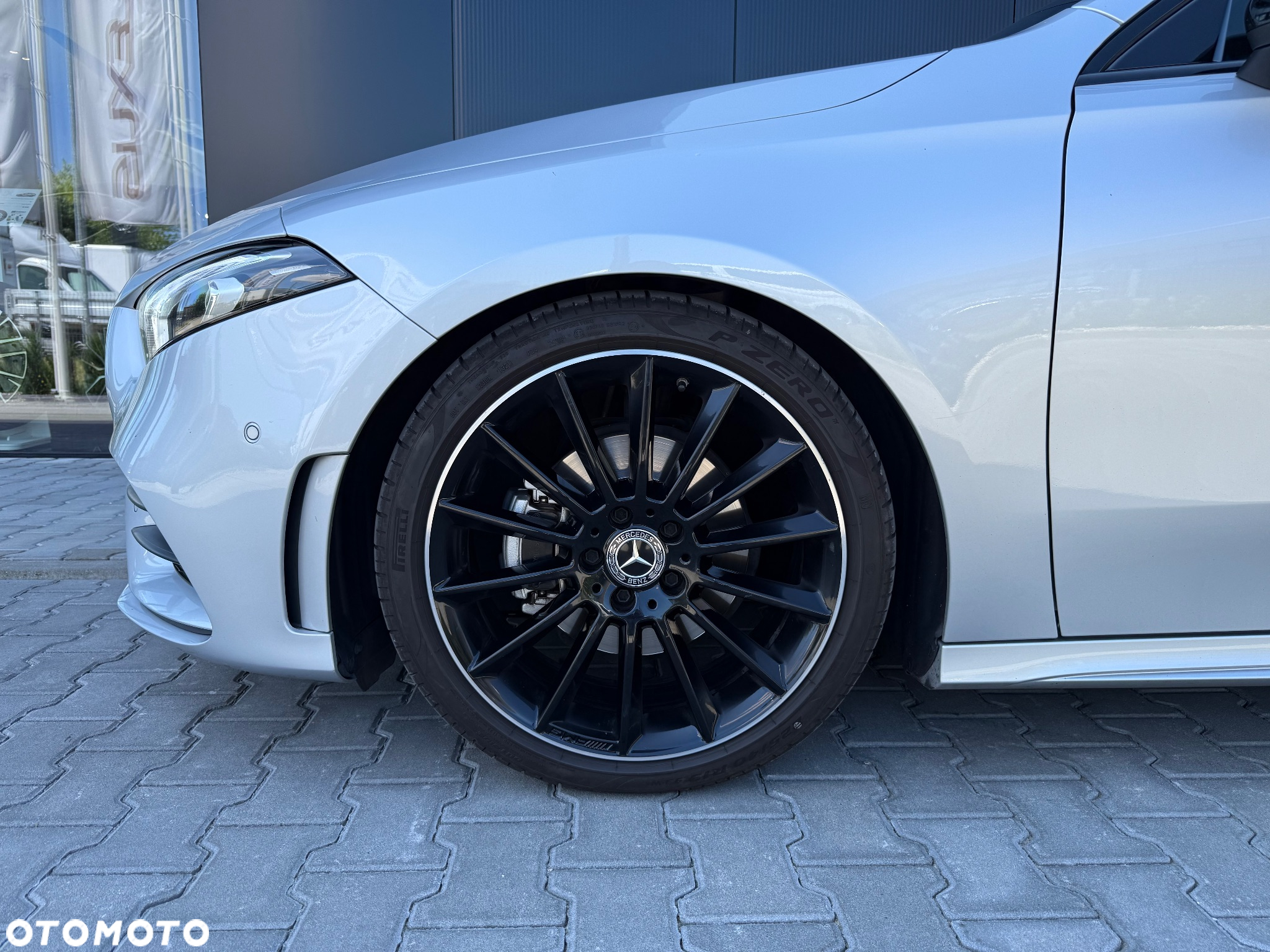 Mercedes-Benz Klasa A 200 AMG Line 7G-DCT - 3