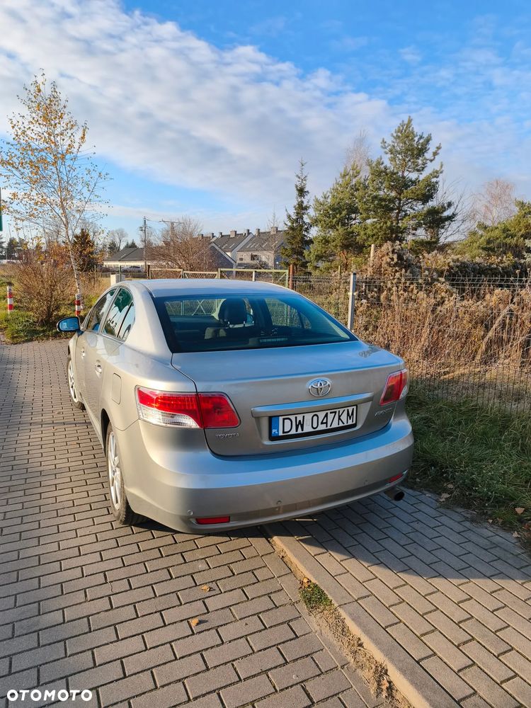 Toyota Avensis 2.0 Sol plus - 4