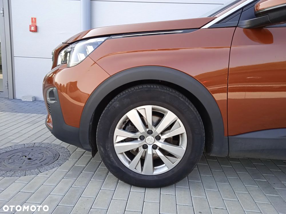 Peugeot 3008 1.2 PureTech Allure S&S - 4