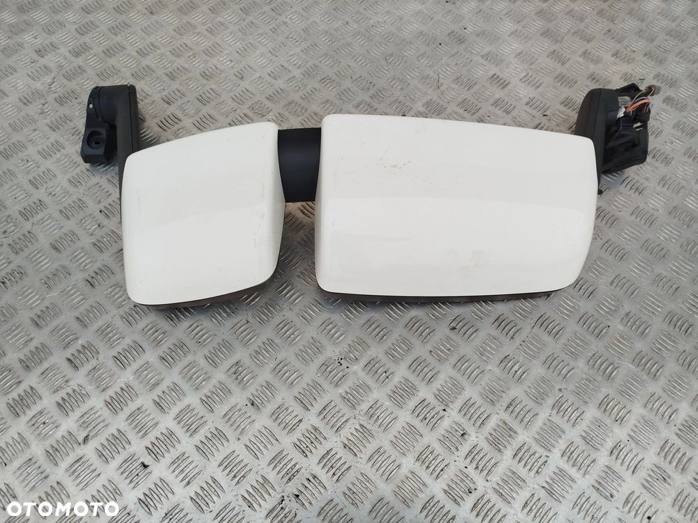 LUSTERKO PRAWE SCANIA R S NTG - 2