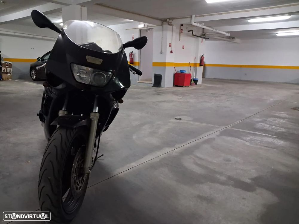 Yamaha FZR - 9