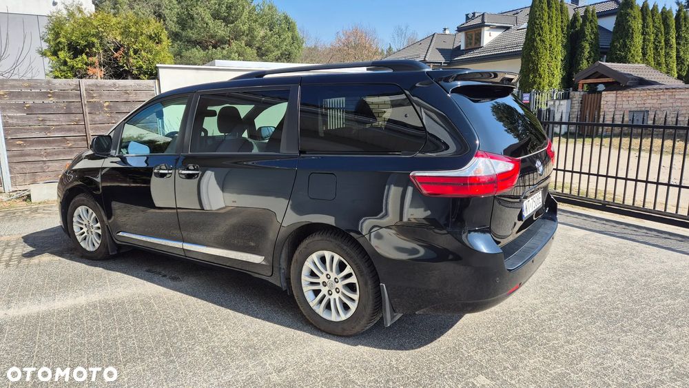 Toyota Sienna - 21