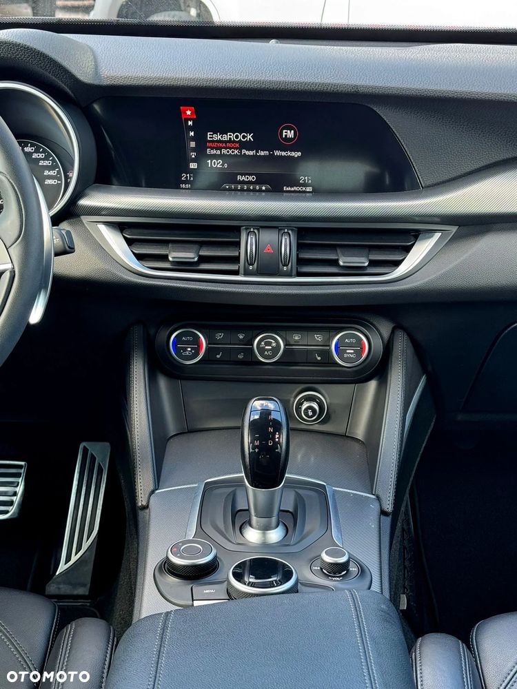 Alfa Romeo Stelvio 2.0 Turbo Executive Q4 - 12