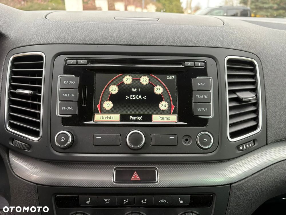 Volkswagen Sharan 2.0 TDI 4Motion BlueMotion Technology Highline - 23