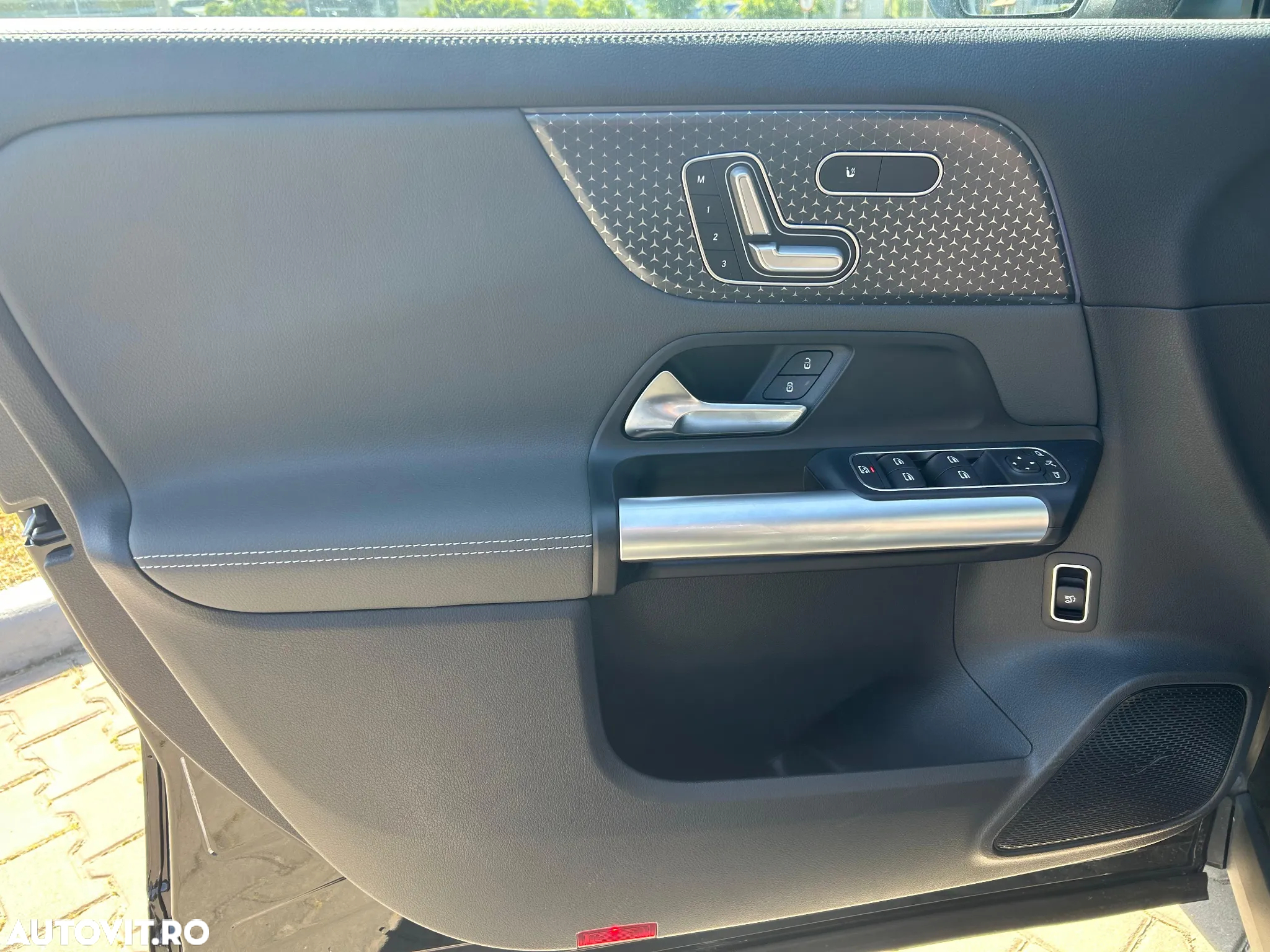 Mercedes-Benz EQA 300 4MATIC - 9