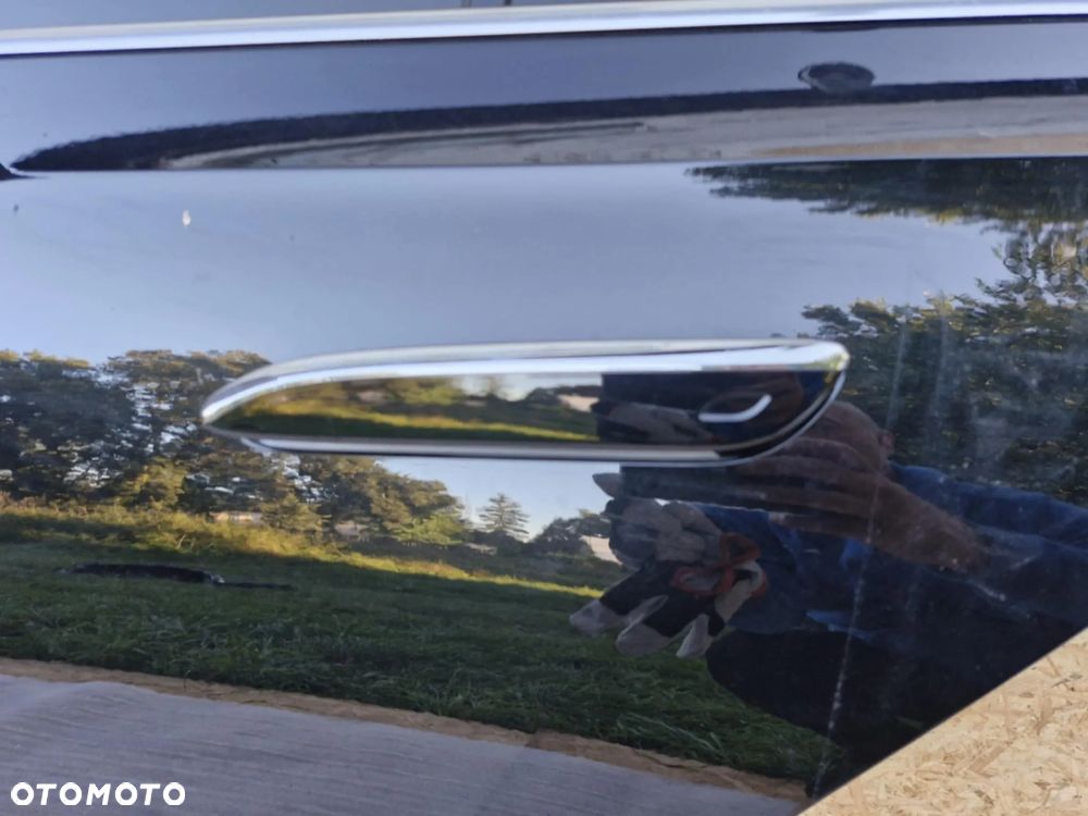 MERCEDES E-KLASA W214 DRZWI LEWE/PRAWE TYŁ KOD LAKIERU: 197 - 6