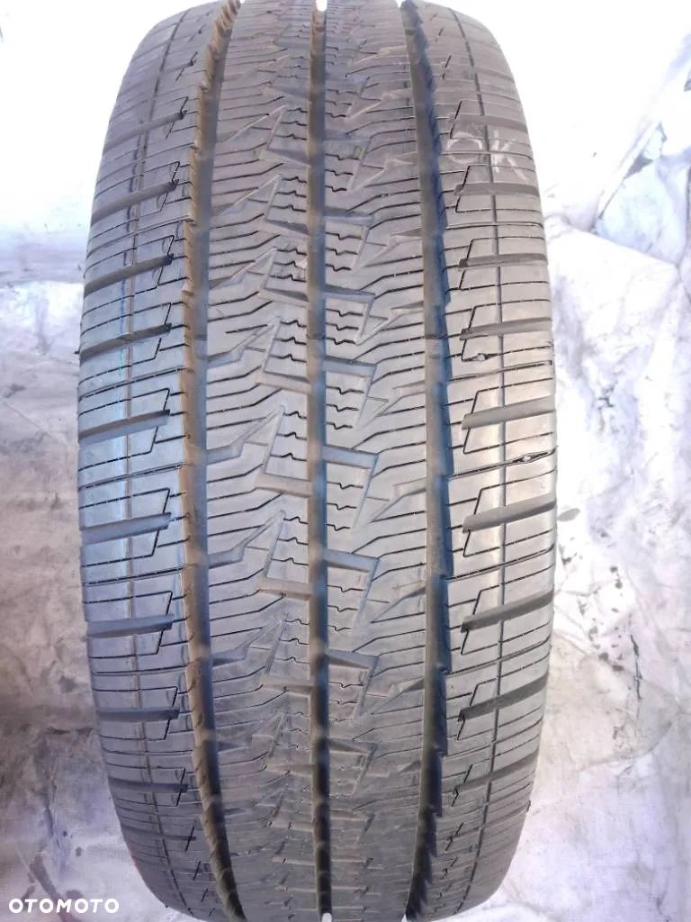Continental VanContact 4SEASON 235/65 R16C 121/119R 2024 8-8.5mm - 1
