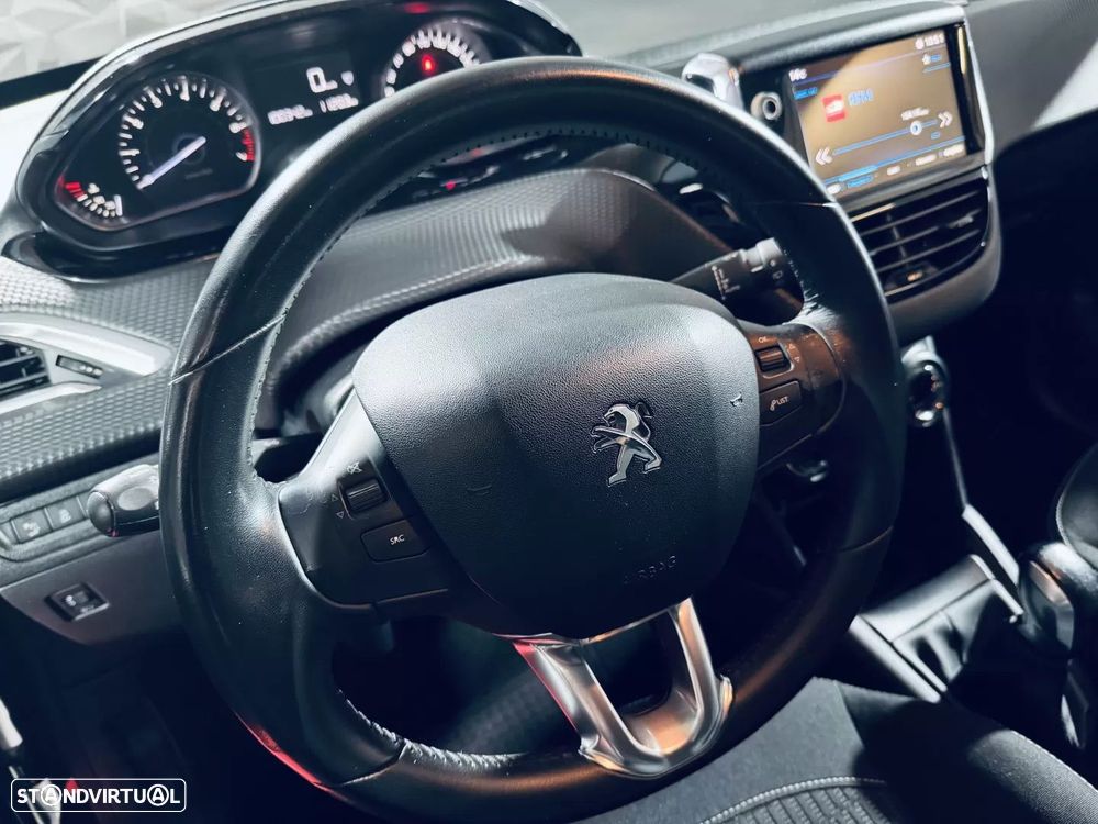 Peugeot 208 1.2 PureTech Style - 21