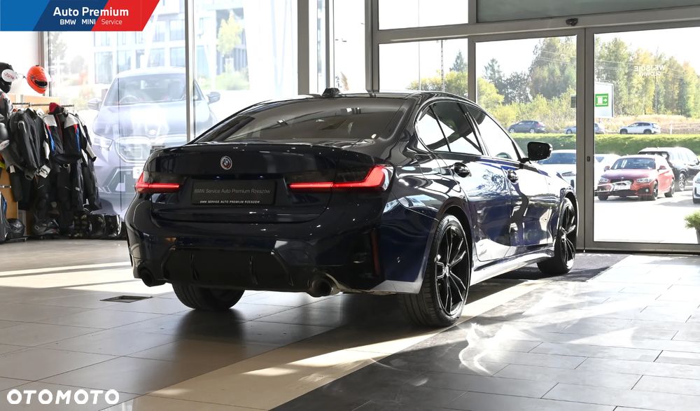 BMW Seria 3 330i xDrive M Sport - 18