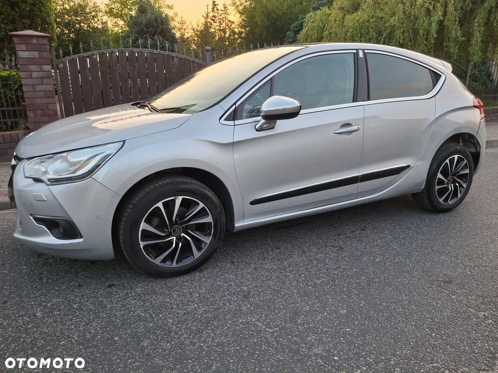 Citroën DS4 HDi 115 SoChic - 3