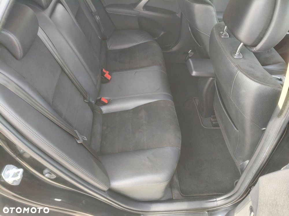 Toyota Avensis 1.8 Premium - 9