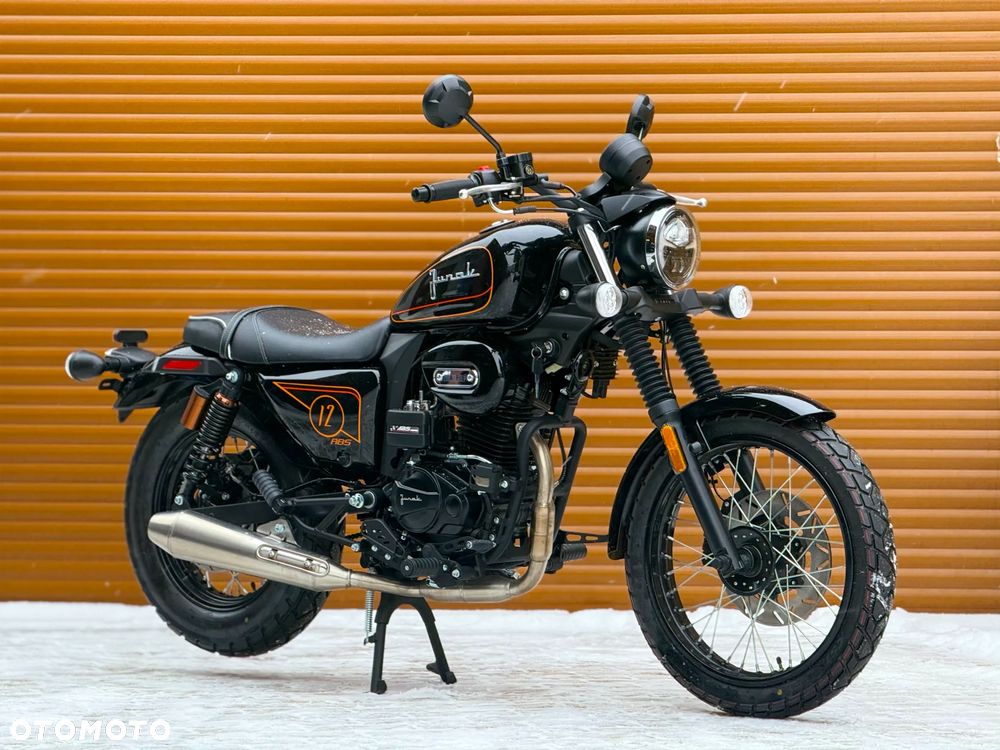 Junak M12 - 2