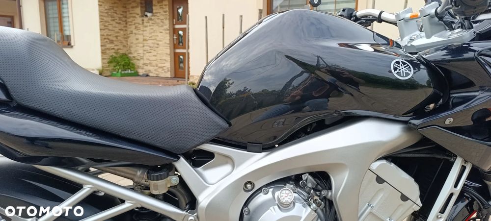 Yamaha FZ - 22