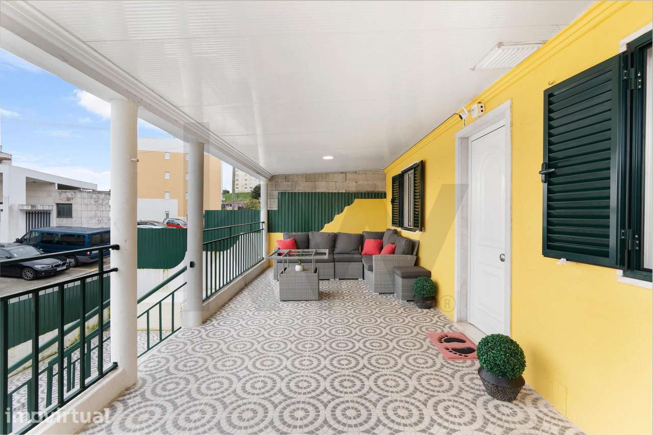 Moradia T1+1 com Terraço, RENOVADA – 15 min de Lisboa, Queluz - 10 min - Grande imagem: 2/42