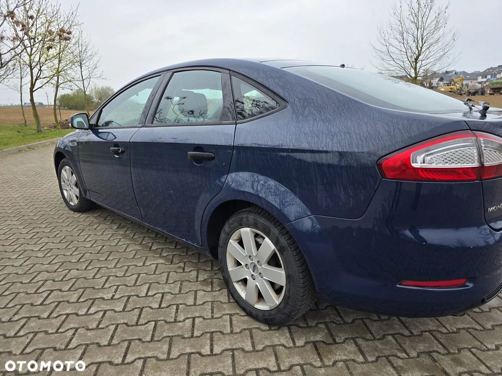 Ford Mondeo 2.0 TDCi Ambiente - 9