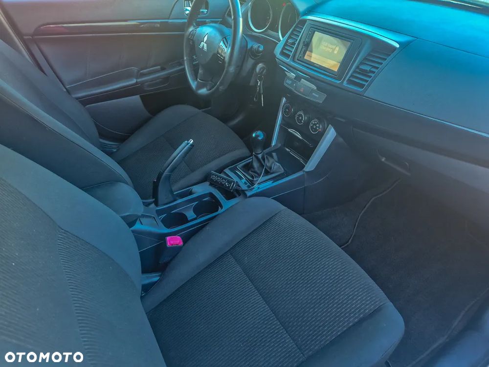 Mitsubishi Lancer 1.6 Invite - 19