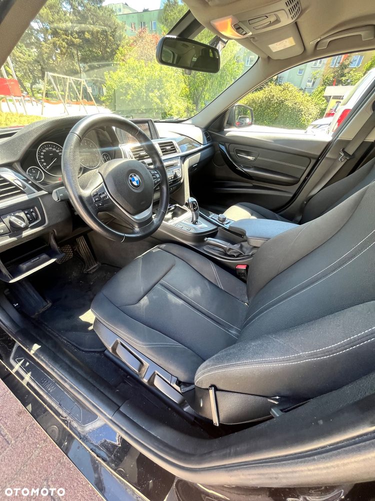 BMW Seria 3 320i xDrive Advantage - 10