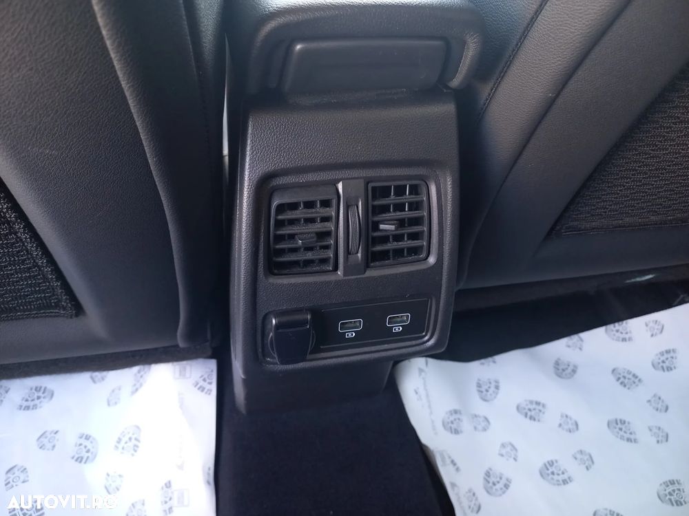 Renault Captur PHEV 160 Engineered - 13