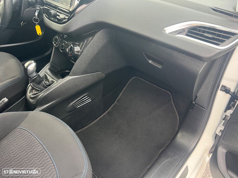 Peugeot 208 1.2 PureTech Style - 12