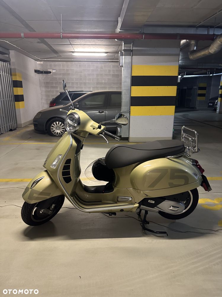 Piaggio Vespa - 1