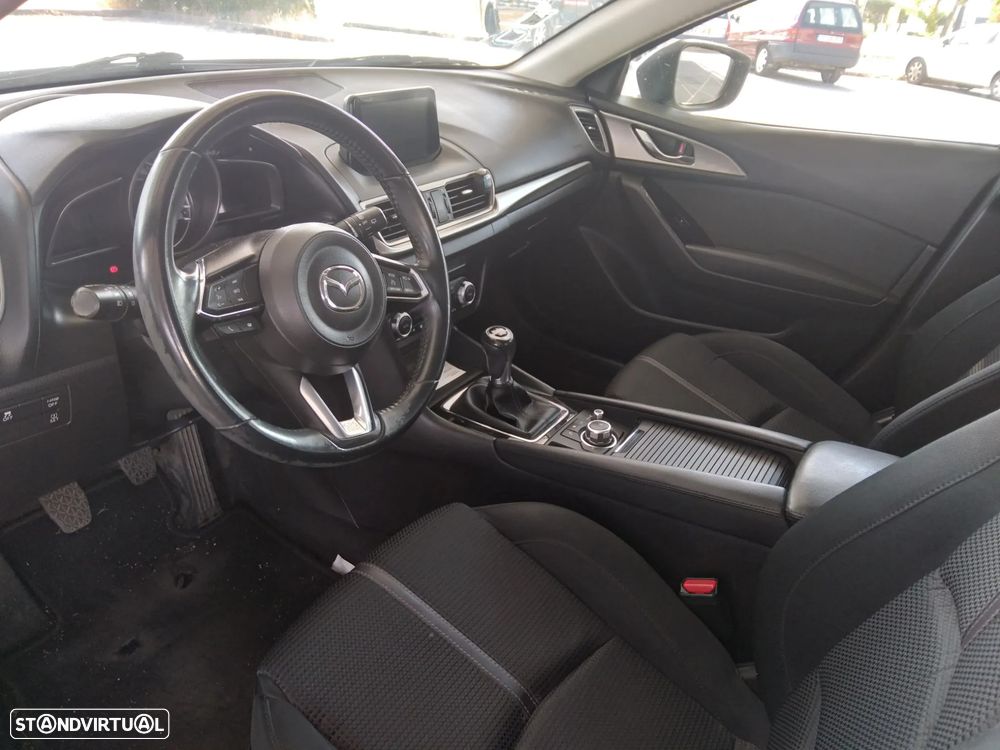 Mazda 3 Hatchback - 5