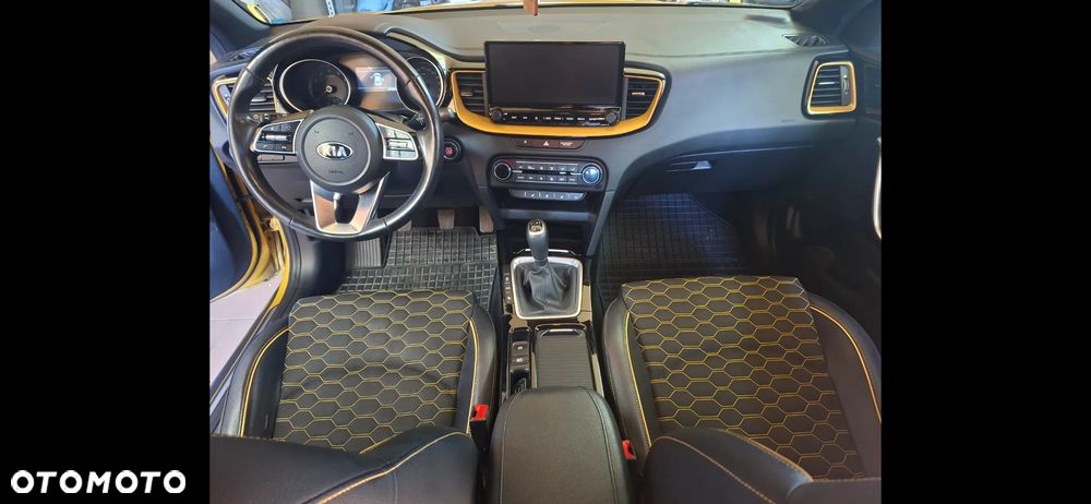 Kia XCeed 1.5 T-GDI L Business Line - 13
