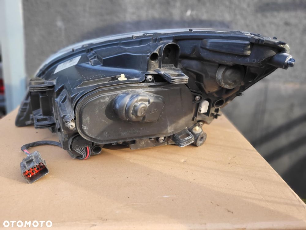 Lampa prawa VOLVO S60 V60 2 10-13R - 6