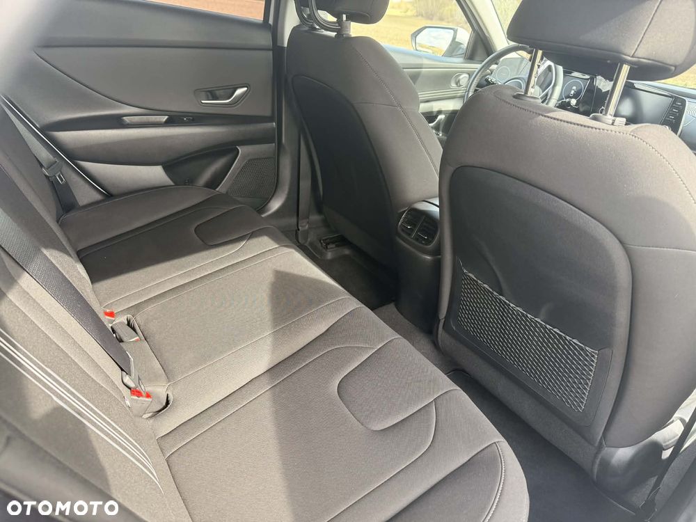 Hyundai Elantra 1.6 Smart CVT - 12