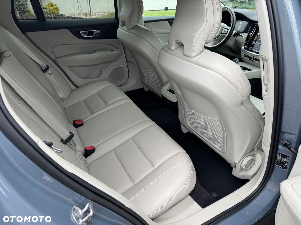 Volvo V60 B4 D Ultimate Dark - 12