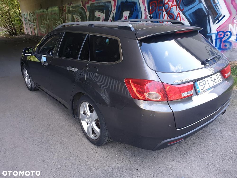 Honda Accord 2.0 Executive - 18