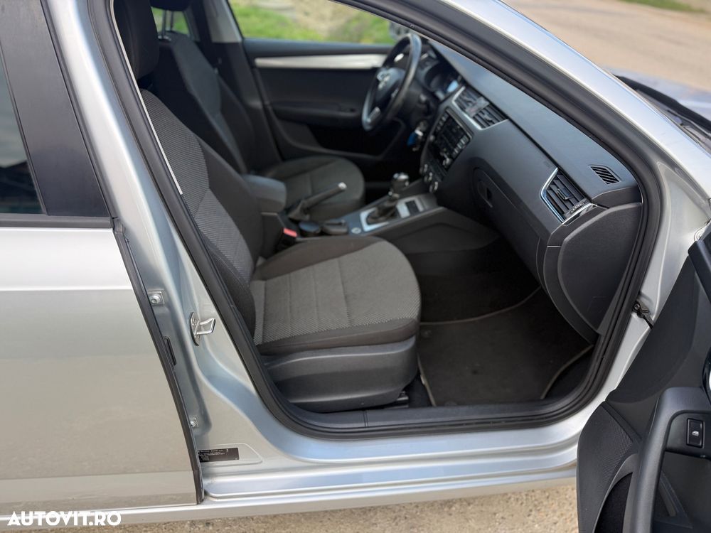 Skoda Octavia 1.6 TDI (Green tec) DSG Style - 5