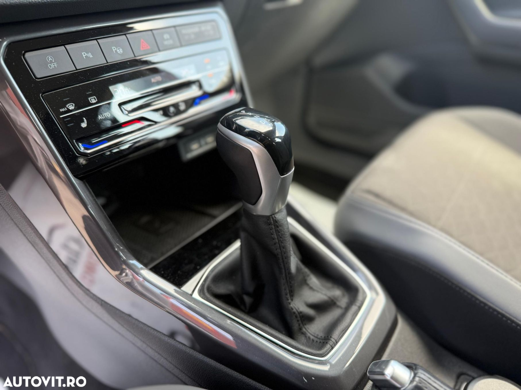 Volkswagen T-Cross - 18