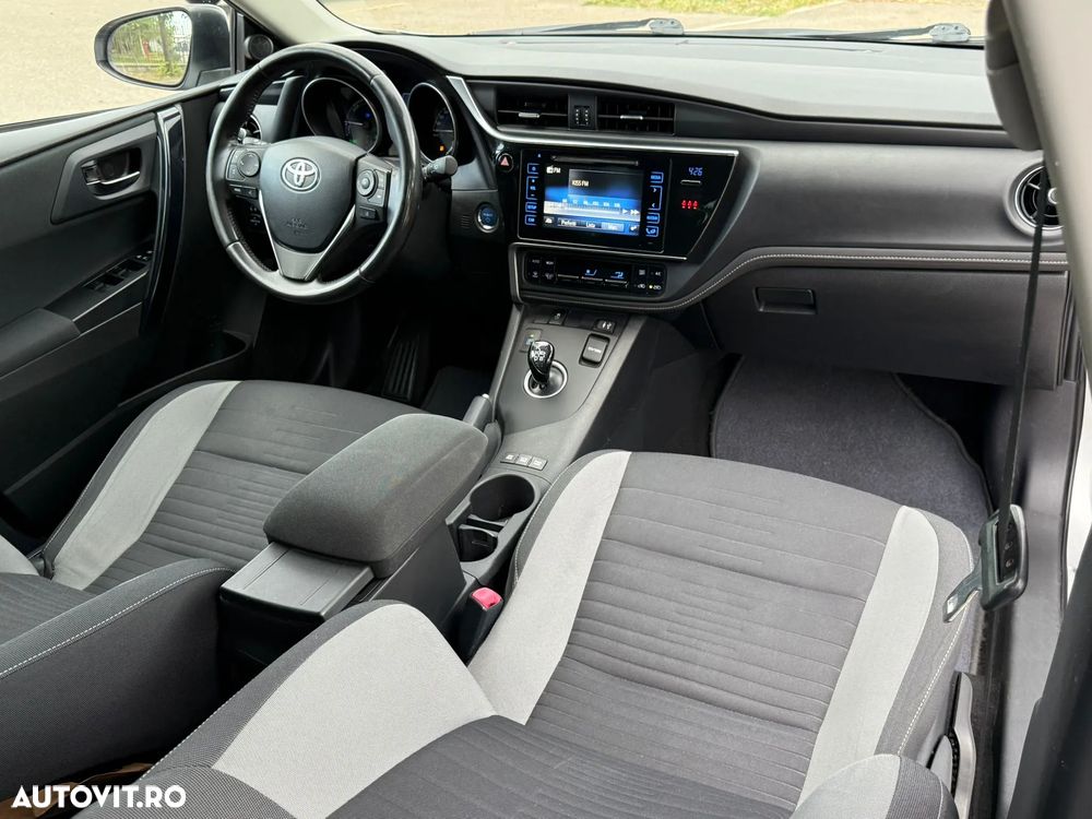 Toyota Auris 1.8 L VVT-i Hybrid Sol + - 19