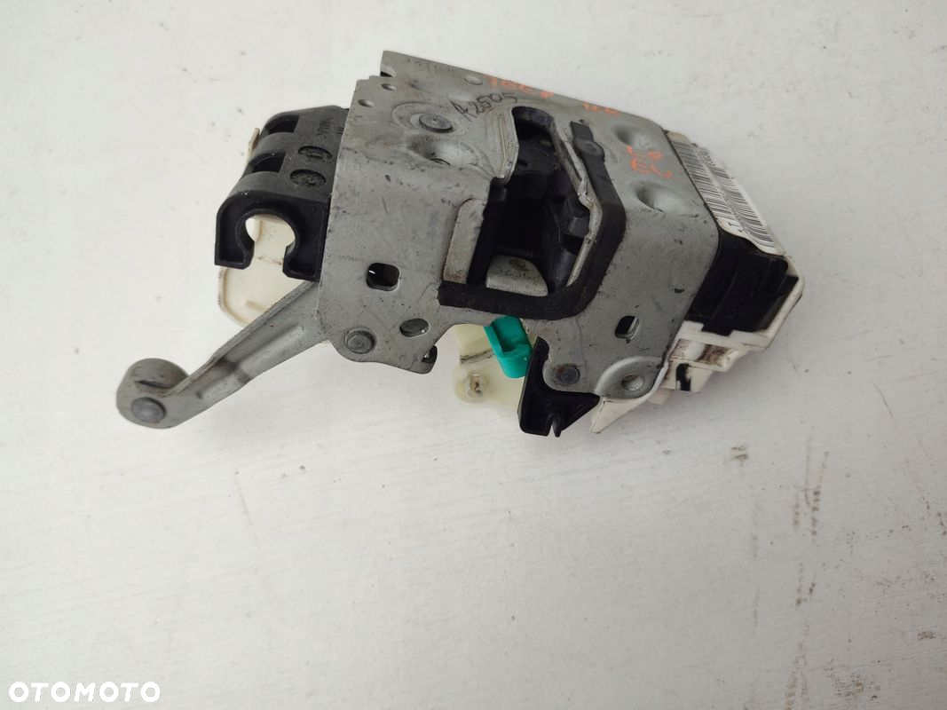 Zamek drzwi lewy przód kierowcy JEEP CHEROKEE LIBERTY KK 4PIN EUROPA - 4