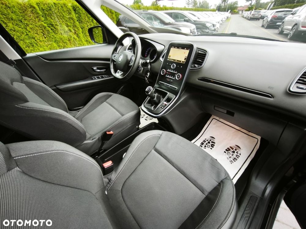 Renault Grand Scenic - 9