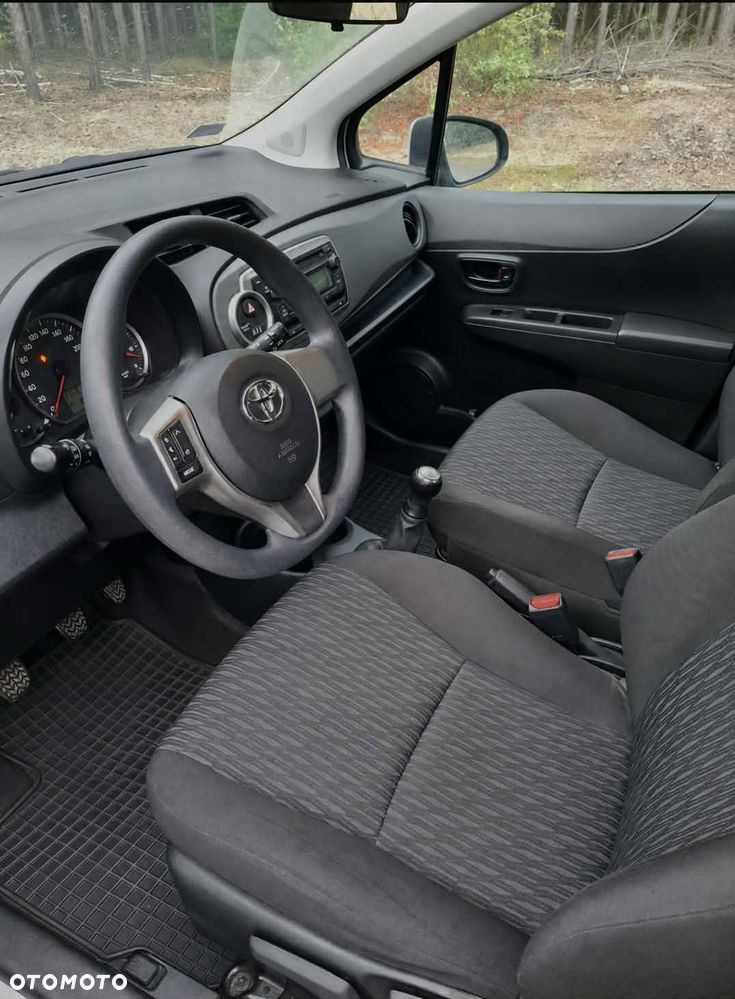 Toyota Yaris 1.0 VVT-i - 6