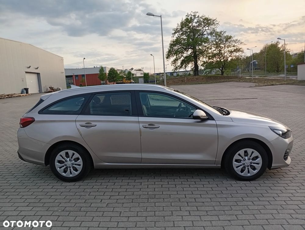 Hyundai i30 1.4 Comfort - 4