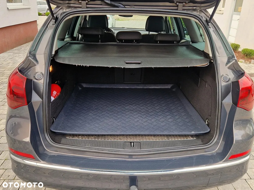 Opel Astra IV 1.6 CDTI Cosmo - 13