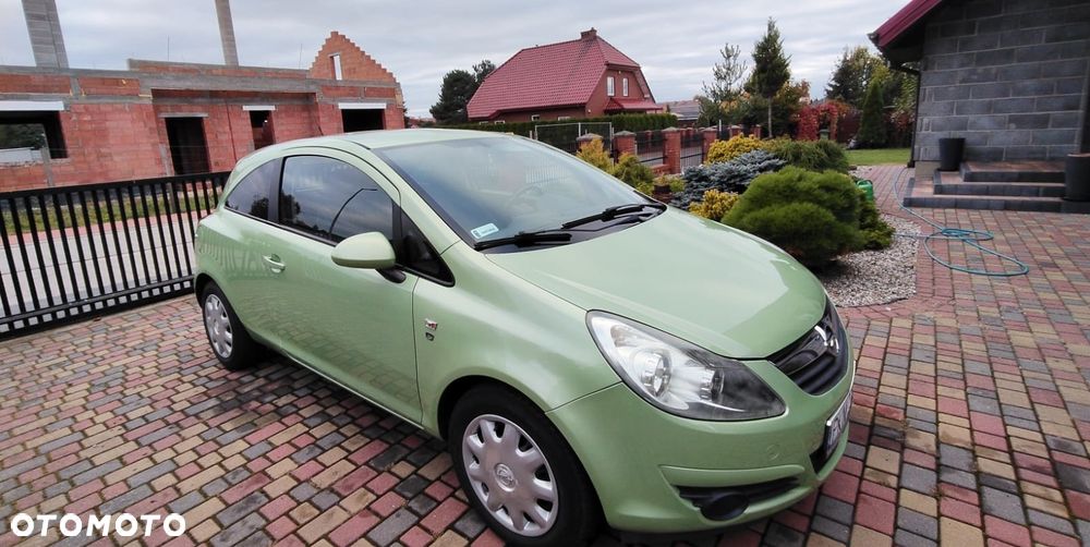 Opel Corsa 2010 photo 2