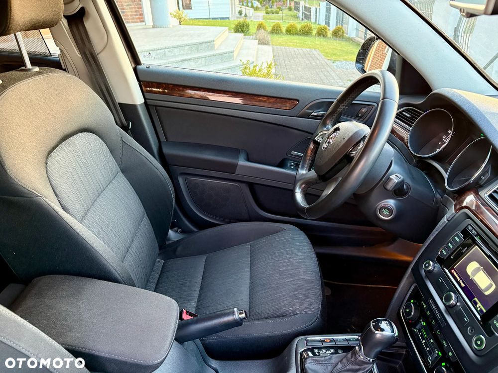 Skoda Superb 2.0 TDI Elegance DSG - 20