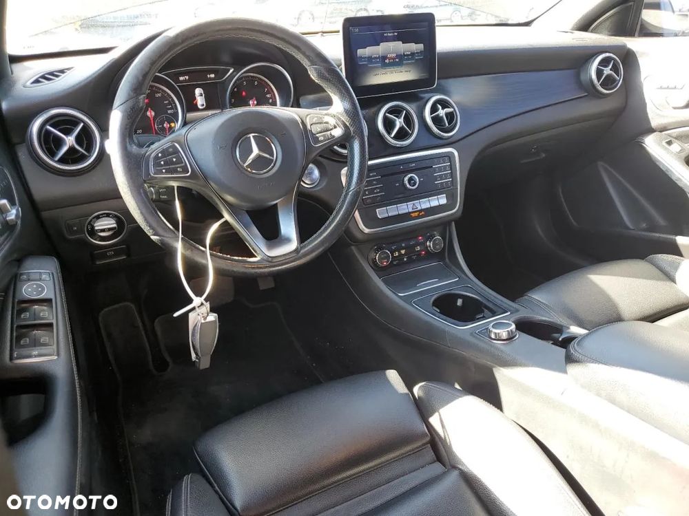 Mercedes-Benz CLA 250 7G-DCT - 9