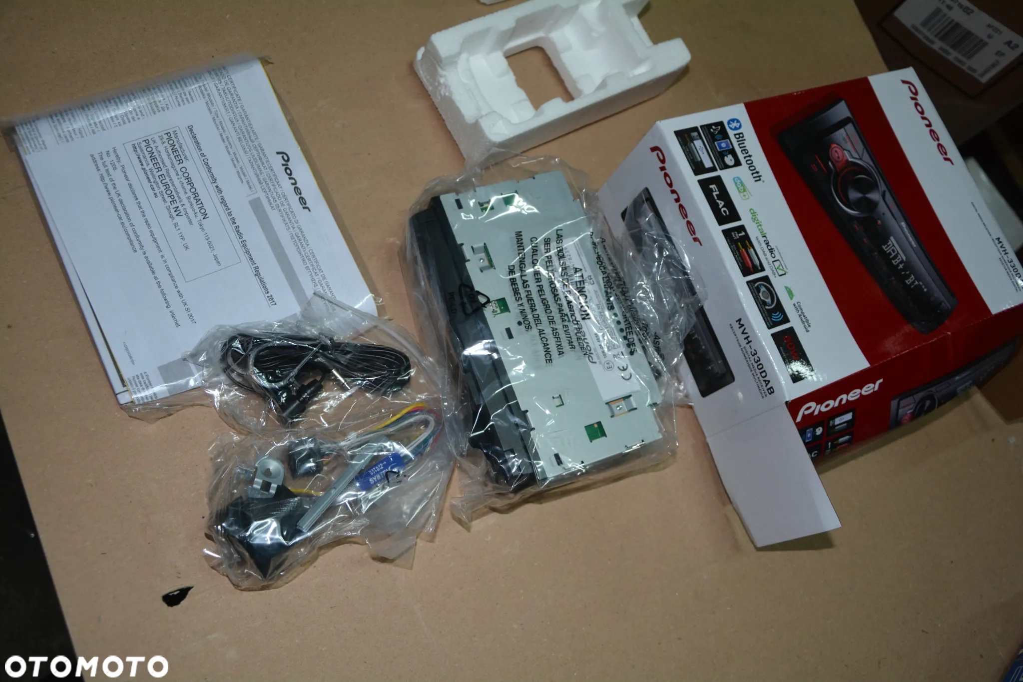 Pioneer MVH-330DAB - 3