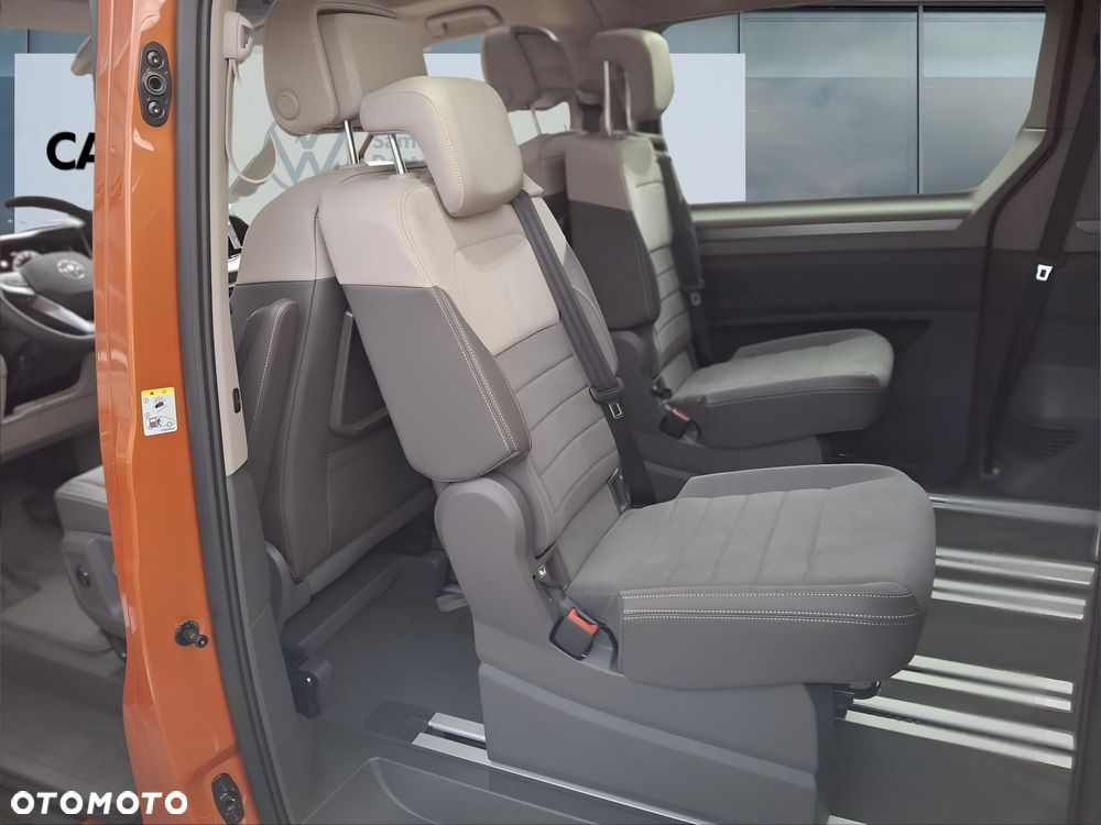 Volkswagen Multivan - 13
