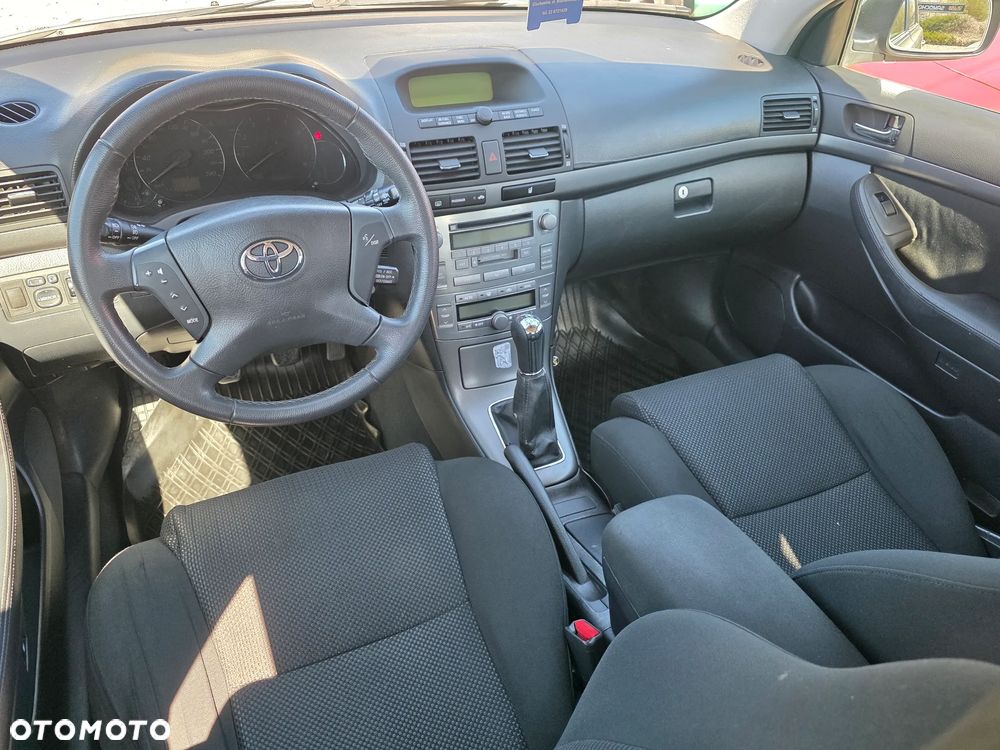 Toyota Avensis 2.0 VVT-i Sol - 26