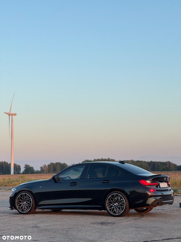 BMW Seria 3 330i M Sport - 13