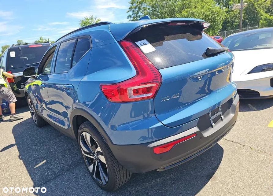 Volvo XC 40 B5 B AWD Ultimate Dark - 3
