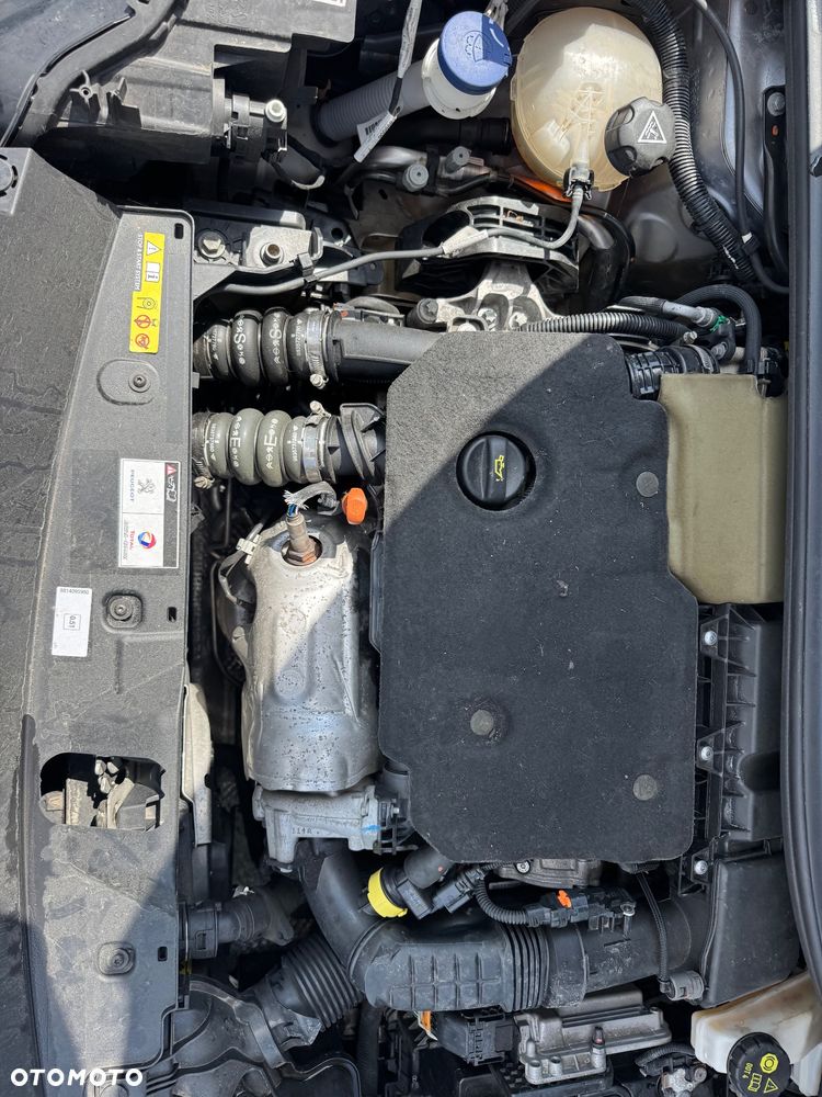 Peugeot 2008 BlueHDi 100 STOP & START Active - 32