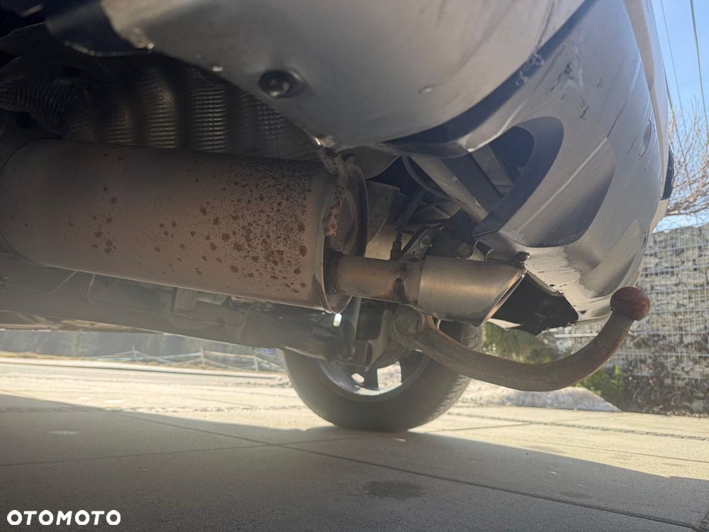 Dacia Duster 1.6 SCe Comfort - 29