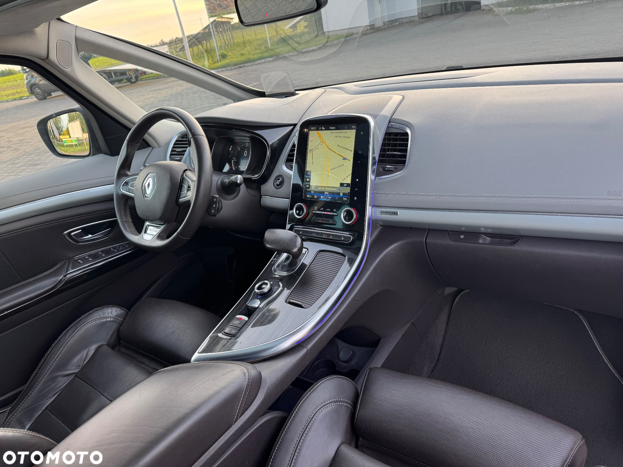 Renault Espace 1.6 dCi Energy Initiale Paris EDC - 26